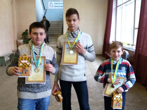 Спортсмены авиационного клуба «Чайка» при ЧАО «Бетонмаш» показали высший пилотаж!
